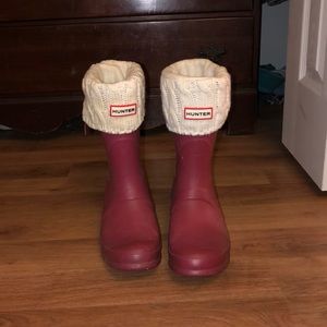 Size ten Hunter rain boots